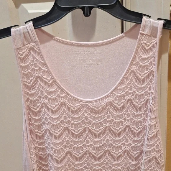 Simply Styled Top - Picture 2 of 6